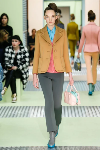Look 4